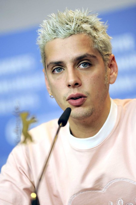 Eduardo Casanova con el rosa por bandera: sí, este color también es para hombres