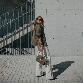 Sfera tiene el bolso de piel con vibes Old Money ochenteras que elevará cualquier estilismo, rebajadísimo