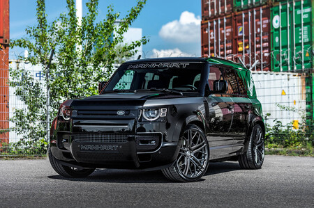 ¡Adiós, Mercedes-AMG G63! El Land Rover Defender preparado por Manhart a 510 CV pretende quitarle el trono de todoterreno icónico