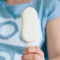 Un helado de leche materna: el truco de una madre para calmar la dentición de su bebé