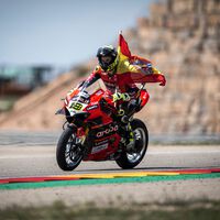 Álvaro Bautista y la Ducati Panigale V4 R: un amor a segunda vista para soñar con el WSBK tras el doblete de MotorLand 