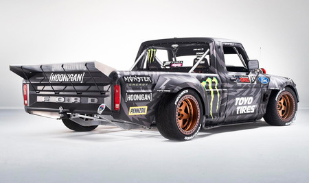 La última locura de Ken Block se llama Hoonitruck y es un viejo Ford F-150 de 914 CV para su Gymkhana 10