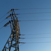 El Gobierno presenta el informe que explica las causas del apagón en España: culpa a REE y las eléctricas por las sobretensiones 