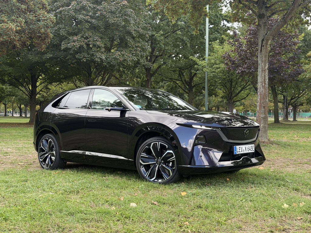 El Mazda CX-6e me ha hecho preguntarme algo que nunca hubiera pensado: ¿y si a Mazda le conviene traicionarse?