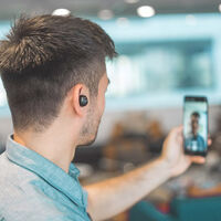 Primero fue el currículum, luego LinkedIn y ahora las empresas piden otra cosa más: grabar un TikTok como filtro laboral 