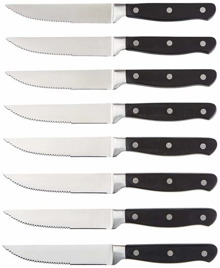 Set de 8 cuchillos para carne de AmazonBasics rebajados a 15,63 euros en Amazon