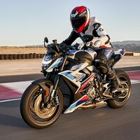 La barbilla, el mejor aliado motero. Influye en cómo montas en moto, y puede que lo estés haciendo mal