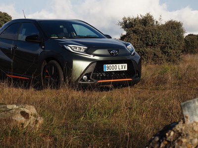 El Toyota Aygo X Cross es algo más que un 'trendy' SUV de bolsillo. Los hemos probado y tiene más chispa de lo esperado 