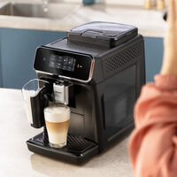 Casi a mínimo histórico: esta cafetera superautomática que produce espuma para café o capuchinos pulsando un botón