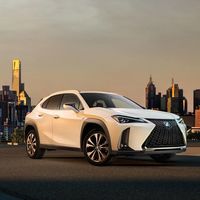 El Lexus UX se deja ver antes de Ginebra: primeras imágenes del SUV pequeño de Lexus