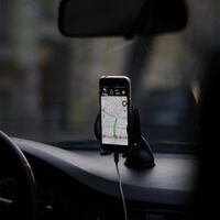 Ahora puedes tener una cámara en el coche sin tener una cámara. Esta app de Google convierte tu móvil en una dashcam