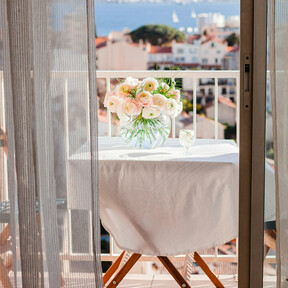 Jysk ha rebajado la silla plegable perfecta para convertir el balcón en un cenador de verano perfecto