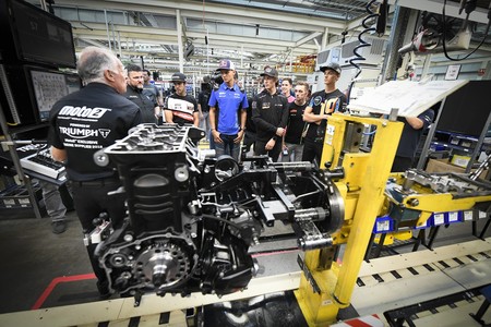 Pilotos Moto2 Visita Triumph 2018 2