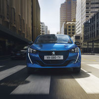 El Peugeot e-208 es el coche eléctrico deseado: ya acapara el 30% de los pedidos del modelo