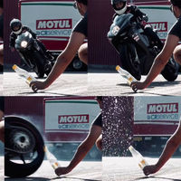 El 'Bottle Cap Challenge' en moto se vuelve un reto viral aún más difícil