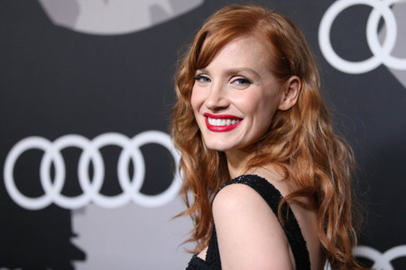 Jessica Chastain se prepara para brillar en los Globos de Oro pero antes toca la pre-fiesta