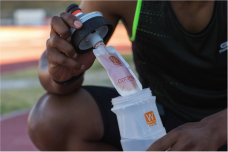 Double Use System: cambia entre bebida isotónica y agua sin cambiar de botella
