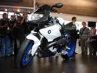 BMW estará en SBK para el 2009, y presenta la HP2 Sport