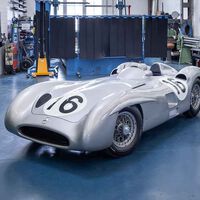 El Fórmula 1 más caro del mundo es este Mercedes 'flecha plateada' con el que compitieron Fangio y Moss. Han pagado más de 50 millones por él