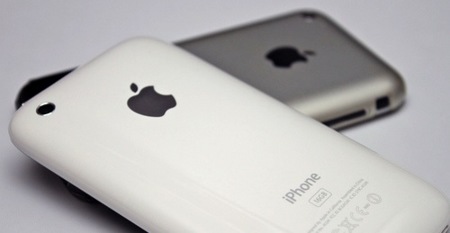 Apple empieza a investigar problemas con la batería del iPhone y la versión 3.1 de su software