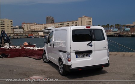 nissan-env200-furgon-1000-mp-02.jpg