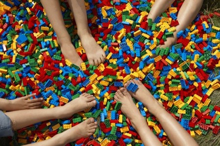 Lego celebra su aniversario cumpliendo 40 años en España mientras sigue inspirando la imaginación en los peques