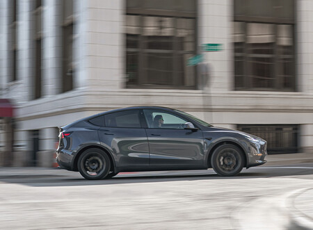 Tesla Model Y Long Range 3