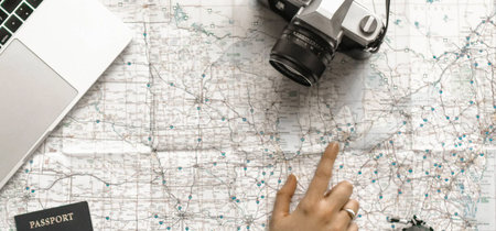 Encuentra la ciudad y los vuelos que debéis tomar varios amigos para quedar en un punto medio