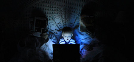Google lanza un programa gratuito para que los niños aprendan a identificar noticias falsas, bots y cómo funciona el phishing