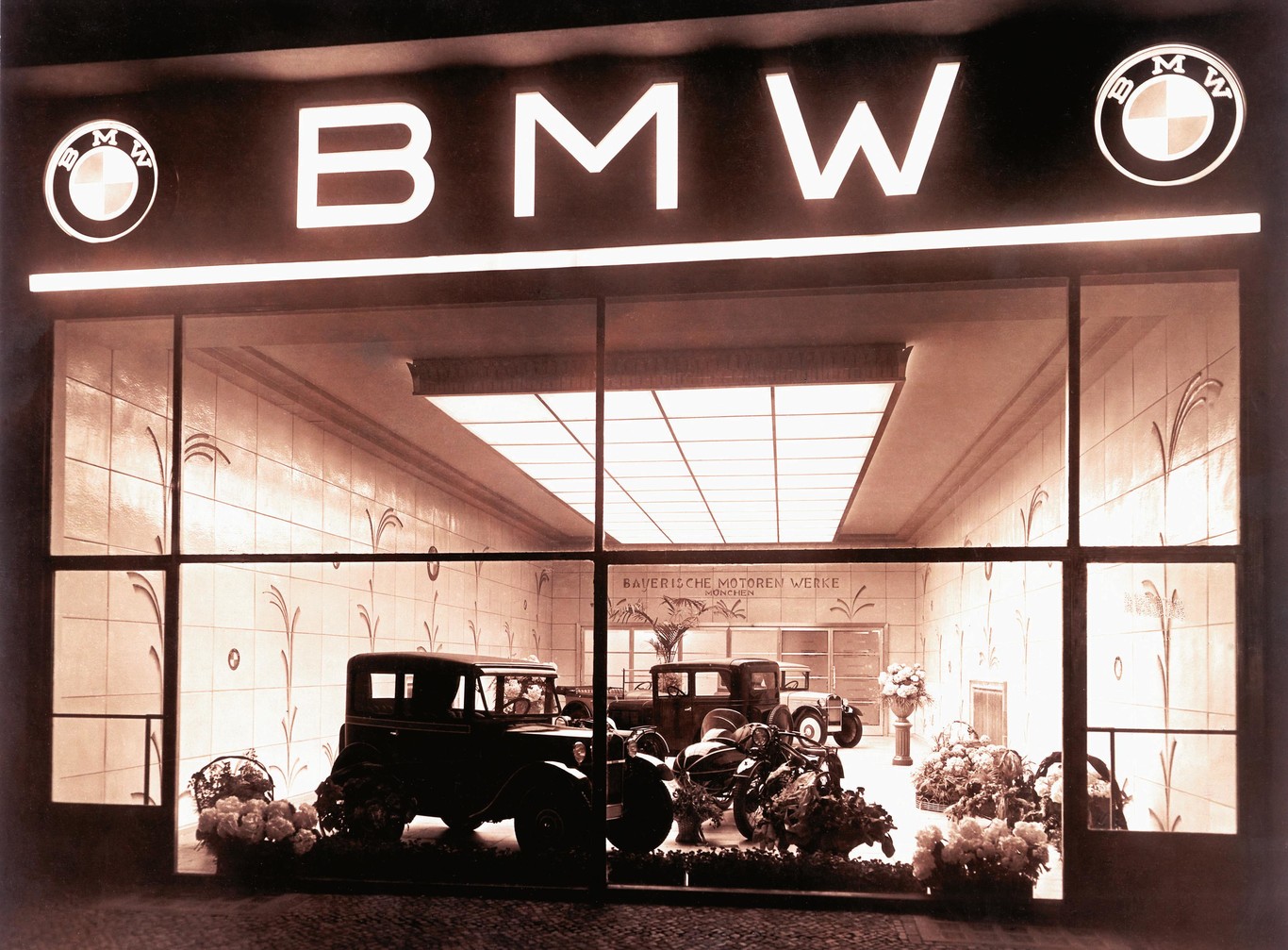 BMW cumple 103 años, aquí un breve resumen de su larga historia