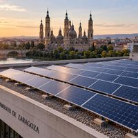Hay vecinos de Zaragoza que podrán ahorrar en la factura de la luz gracias a un tejado que ni siquiera es suyo