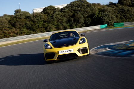 Porsche 718 Cayman GT4 RS