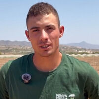 Raúl, agricultor de 22 años: "Empecé de cero y ya tengo 50 hectáreas, pero lo que más me gusta es trabajar 15 horas en el tractor" 