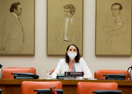 La ministra, Reyes Maroto anuncia la aprobación del Estatuto Electrointensivo y las ayudas a la hostelería antes de fin de año