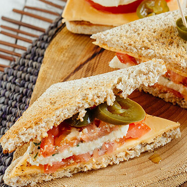 Sándwich caprese americano. Receta fácil