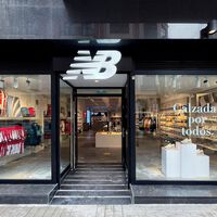 New Balance nos hace el mejor regalo a los runners: rebajar las zapatillas estrella para correr a mitad de precio  