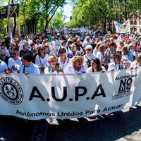 'El 60% de las mujeres autónomas dejan de serlo al convertirse en madres': testimonios en la manifestación organizada por A.U.P.A