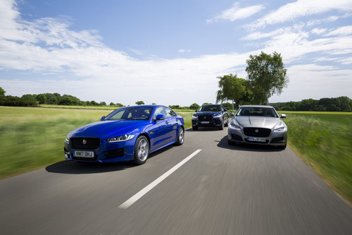 Probamos los nuevos y eficientes motores Ingenium de cuatro cilindros que animan a los Jaguar XE, XF y F-Pace