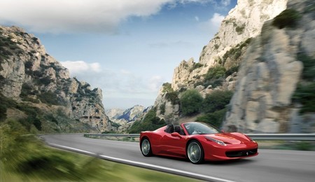 100 Ferraris se van de "quedada" por Italia