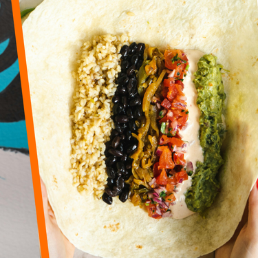 Burritos de rajas con crema estilo norteños para el fin de quincena
