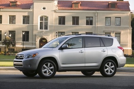 Toyota realiza un llamado a revisión