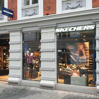 Menos de 30 euros cuestan las nuevas zapatillas Skechers para las que no paran en todo el día y las hay en todas las tallas   