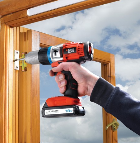 Black Friday 2017: Taladro percutor Black and Decker con bajada de precio ahora por sólo 81,50 euros