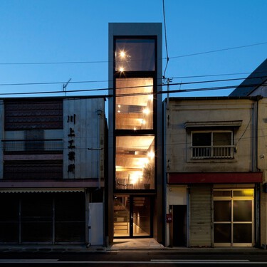 Seguramente es una de las casas más estrechas que has visto en tu vida: mide menos de dos metros de ancho y está en Japón