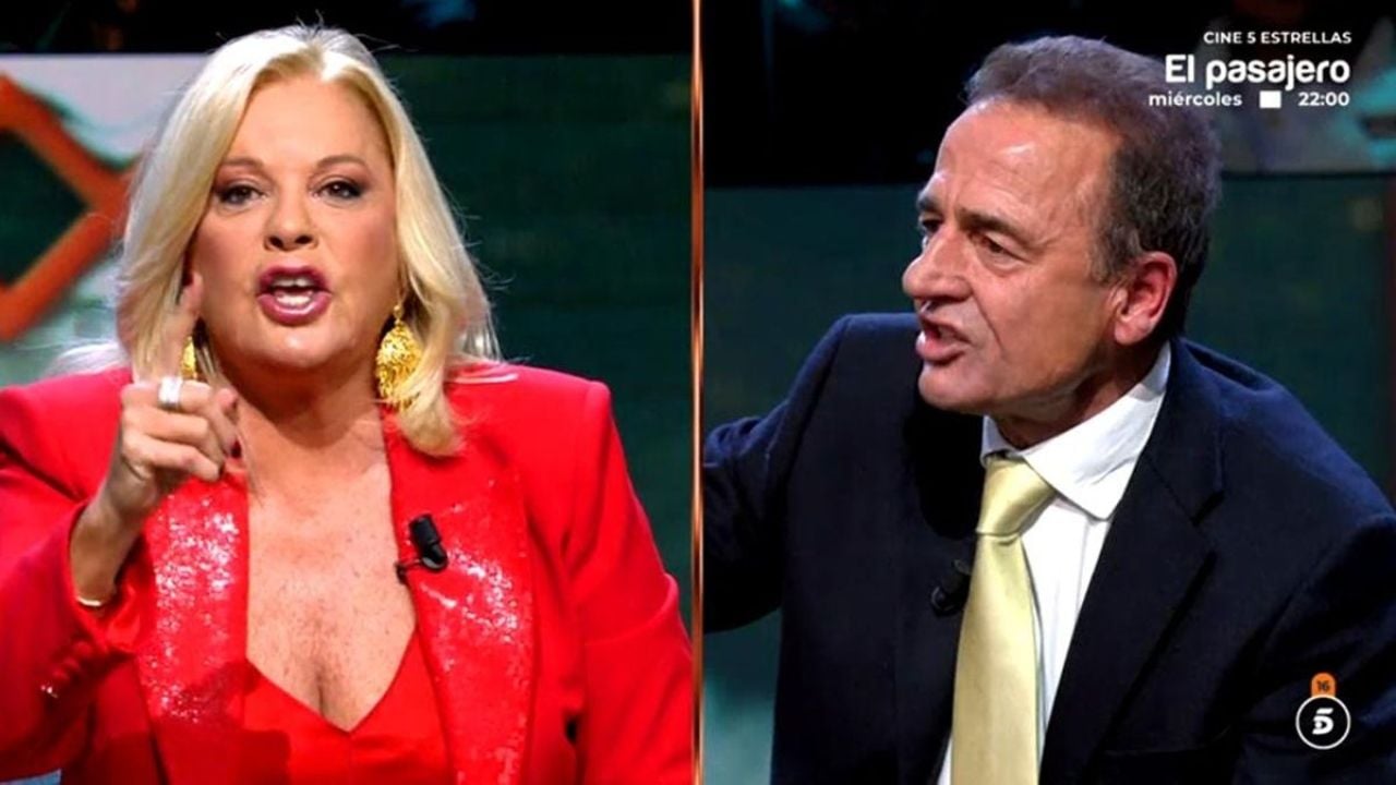 Hace casi un año, Bárbara Rey señaló a Alessandro Lecquio en Telecinco y acabó con el micro silenciado: ahora la cadena despide al colaborador