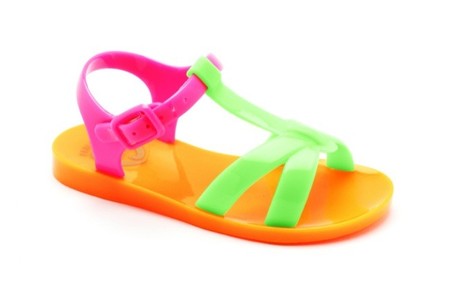 Pablosky se prepara para el verano con unas sandalias cómodas y llenas de colorido