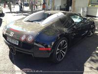 Roberto Carlos paseó su Bugatti Veyron por Madrid