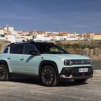 Las ventas de coches eléctricos se disparan en todo el mundo. La culpa no solo es de China: en Europa estamos comprando más enchufables que nunca