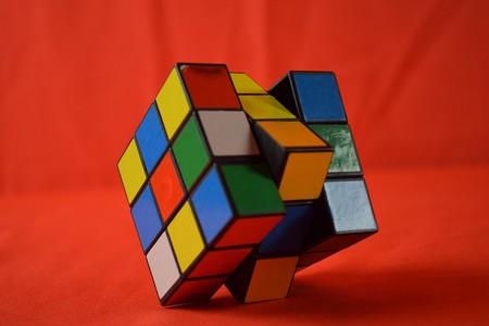4,74 segundos: nuevo récord mundial de resolución del cubo de Rubik