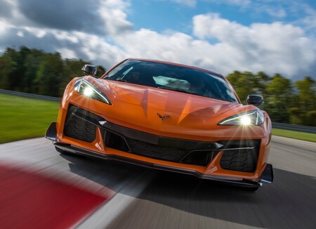 Chevrolet Corvette Z06 2023 1600 12
